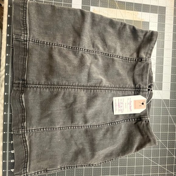 Free People Two-Tone Black/Gray Skirt, Size 4 - Picture 5 of 5